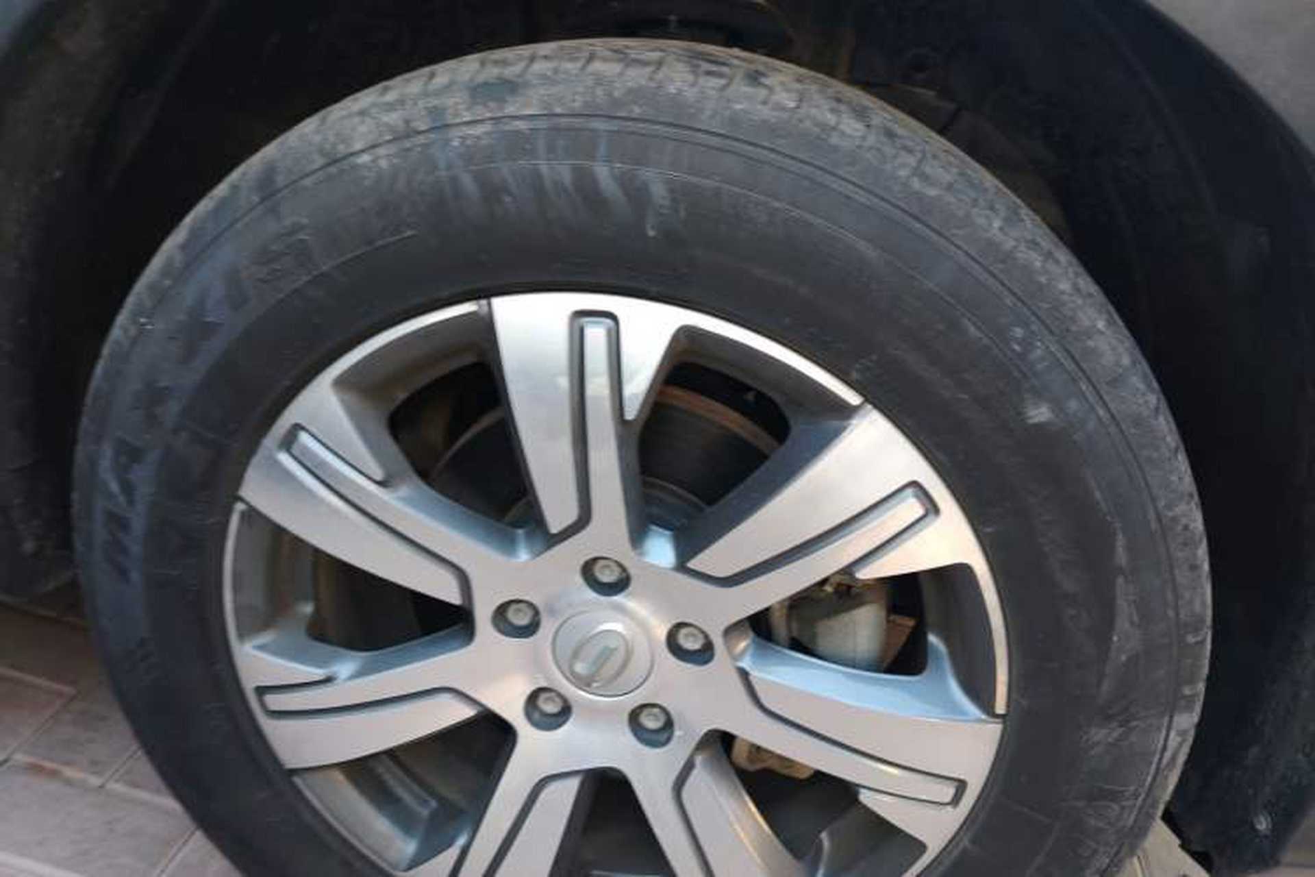 Used GAC Trumpchi GS7 2017 320T Two-Wheel-Drive Luxury Smart Connectivity Model Right Front Wheel Hub