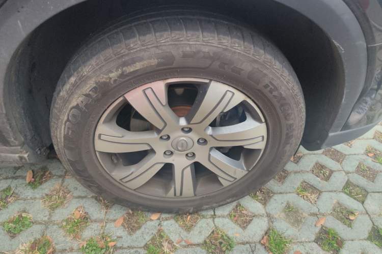 Used GAC Trumpchi GS7 2017 320T Two-Wheel-Drive Luxury Smart Connectivity Model Right Front Wheel Hub