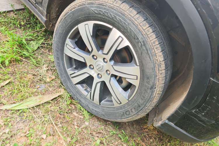 Used GAC Trumpchi GS7 2017 320T Two-Wheel-Drive Luxury Smart Connectivity Model Right Front Wheel Hub