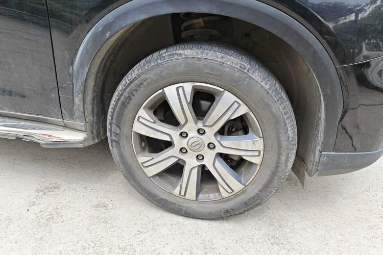 Used GAC Trumpchi GS7 2017 320T Two-Wheel-Drive Luxury Smart Connectivity Model Right Front Wheel Hub
