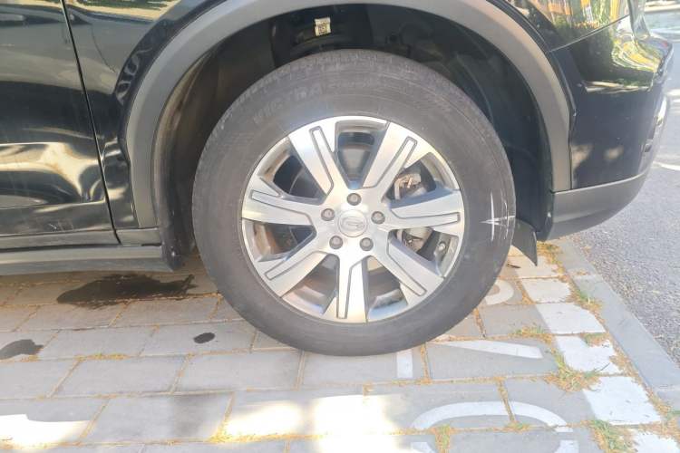 Used GAC Trumpchi GS7 2017 320T Two-Wheel-Drive Luxury Smart Connectivity Model Right Front Wheel Hub