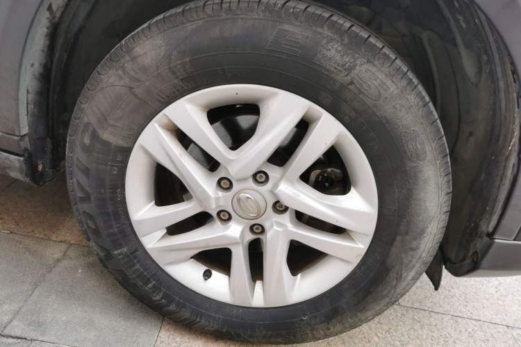 Used GAC Trumpchi GS7 2017 280T Two-Wheel Drive Luxury Model Right Front Wheel Hub