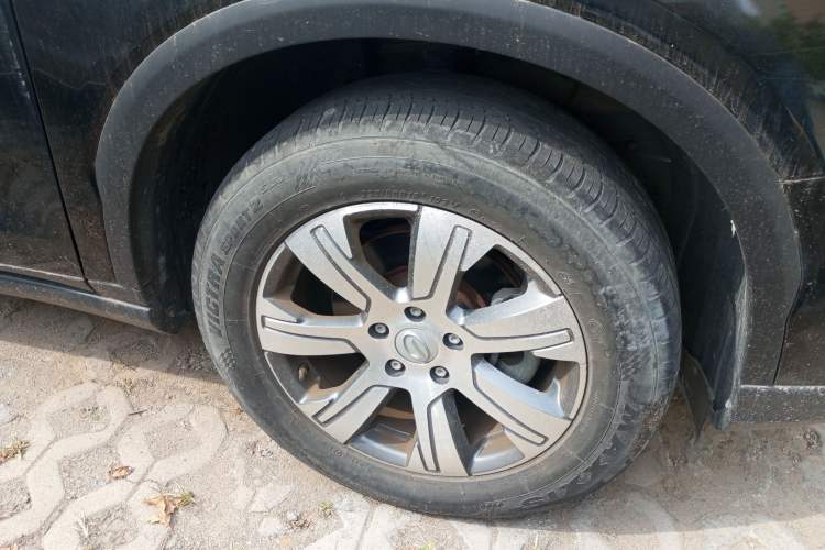 Used GAC Trumpchi GS7 2017 320T Two-Wheel-Drive Luxury Smart Connectivity Model Right Front Wheel Hub
