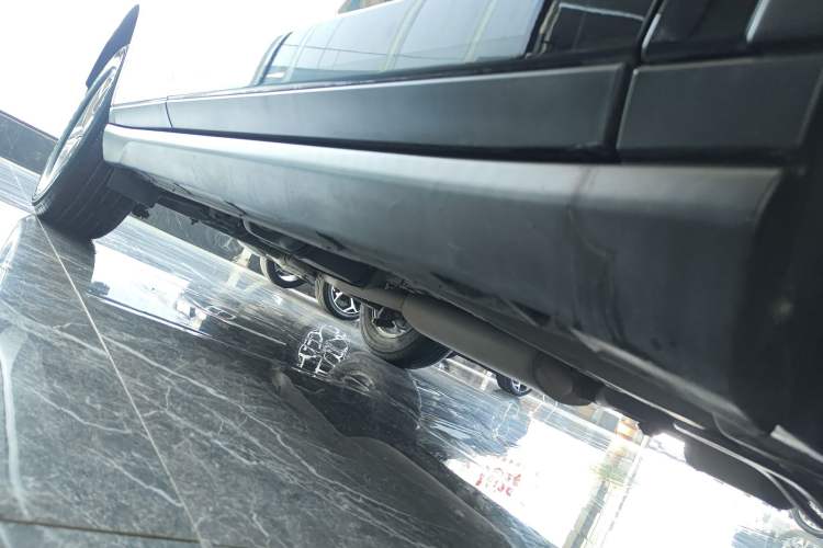 Used GAC Trumpchi GS7 2017 280T Two-Wheel Drive Luxury Model Right Side Sill