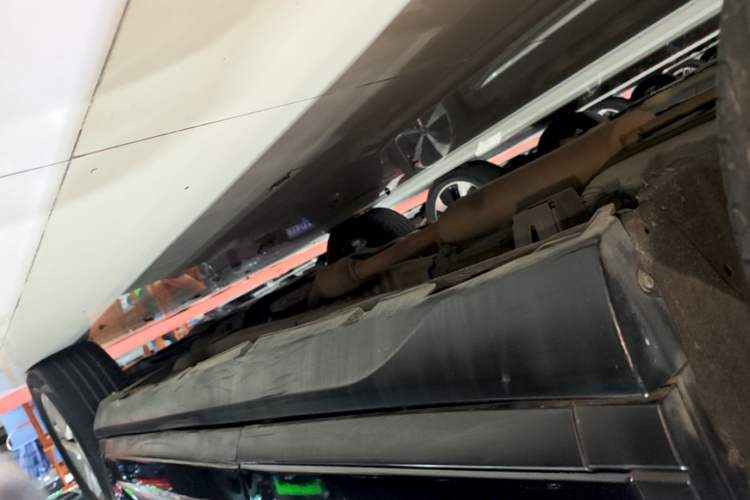Used GAC Trumpchi GS7 2017 280T Two-Wheel Drive Luxury Model Right Side Sill