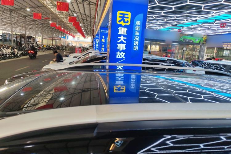 Used GAC Trumpchi GS7 2017 320T Two-Wheel-Drive Luxury Smart Connectivity Model Roof