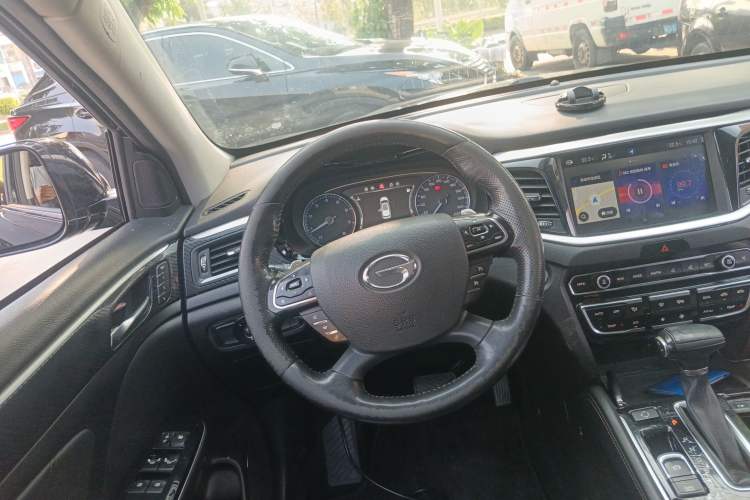 Used GAC Trumpchi GS7 2017 320T Two-Wheel-Drive Luxury Smart Connectivity Model Steering Wheel
