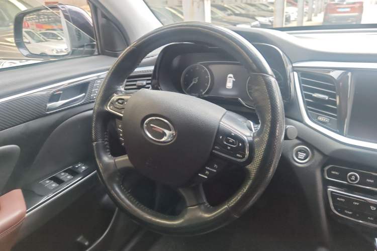Used GAC Trumpchi GS7 2017 320T Two-Wheel-Drive Luxury Smart Connectivity Model Steering Wheel
