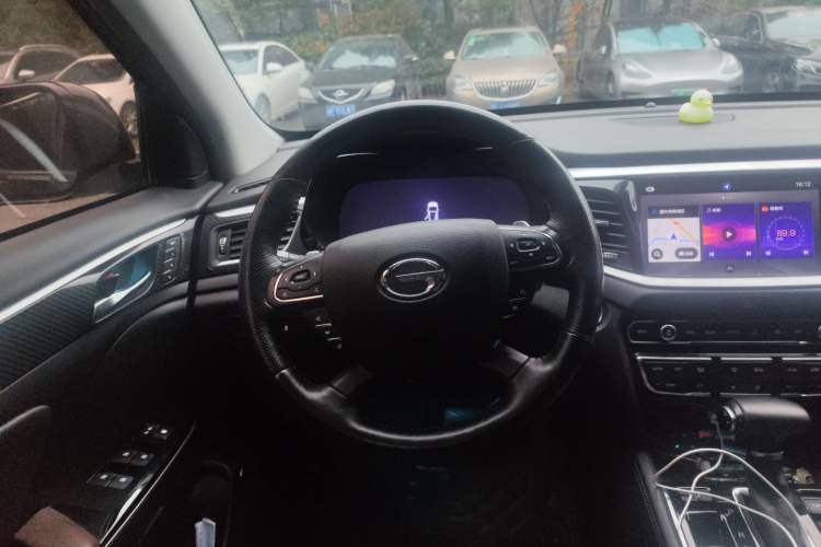 Used GAC Trumpchi GS7 2017 320T Two-Wheel-Drive Luxury Smart Connectivity Model Steering Wheel