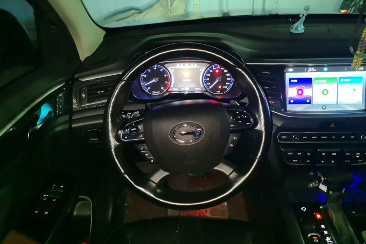 Used GAC Trumpchi GS7 2017 320T Two-Wheel-Drive Luxury Smart Connectivity Model Steering Wheel