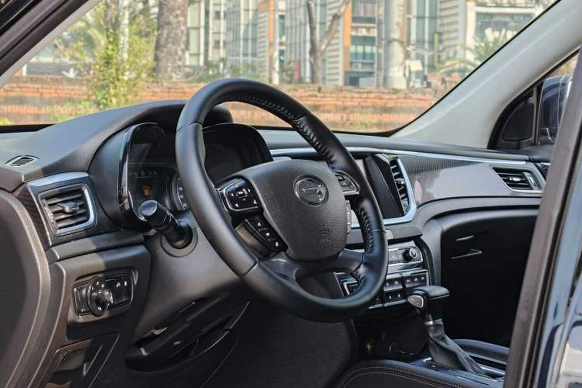 Used GAC Trumpchi GS7 2017 320T Two-Wheel-Drive Luxury Smart Connectivity Model Steering Wheel
