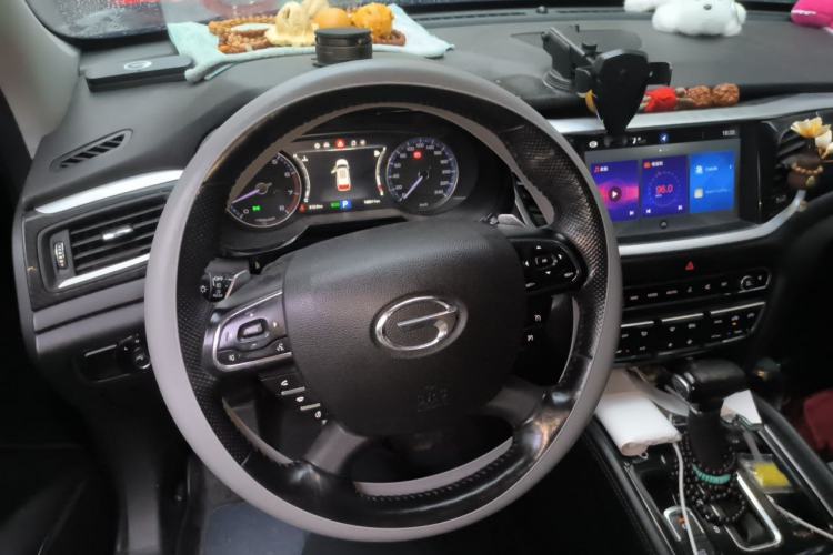 Used GAC Trumpchi GS7 2017 320T Two-Wheel-Drive Luxury Smart Connectivity Model Steering Wheel