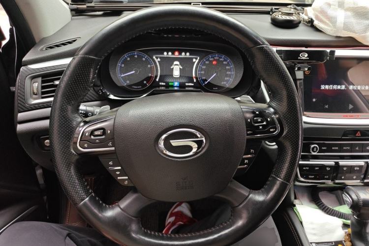 Used GAC Trumpchi GS7 2017 320T Two-Wheel-Drive Luxury Smart Connectivity Model Steering Wheel