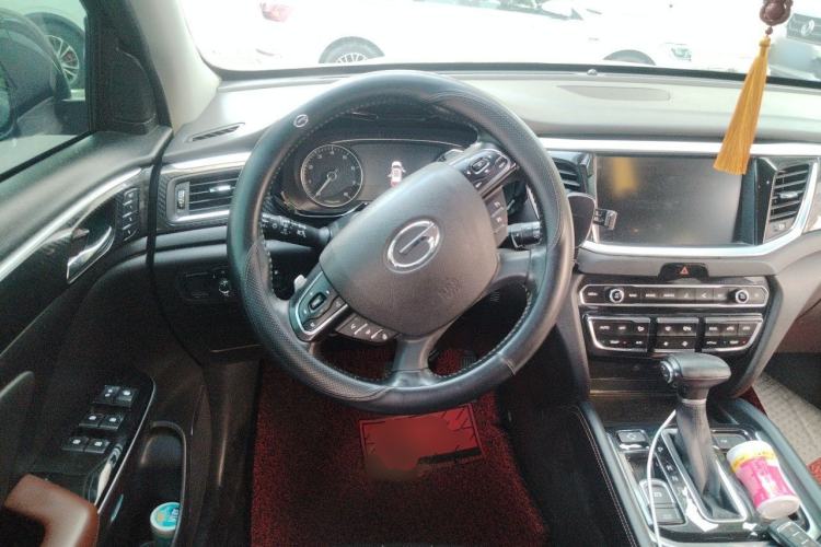 Used GAC Trumpchi GS7 2017 320T Two-Wheel-Drive Luxury Smart Connectivity Model Steering Wheel