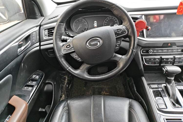 Used GAC Trumpchi GS7 2017 320T Two-Wheel-Drive Luxury Smart Connectivity Model Steering Wheel