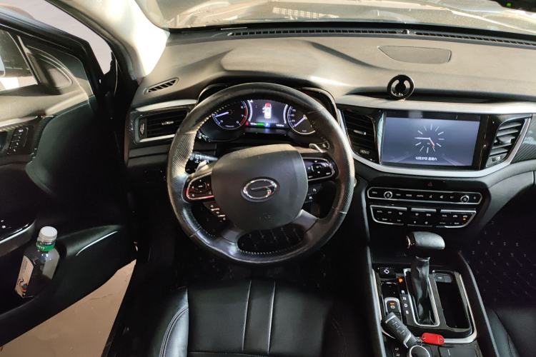 Used GAC Trumpchi GS7 2017 320T Four-Wheel Drive Luxury Smart Connectivity Model Steering Wheel