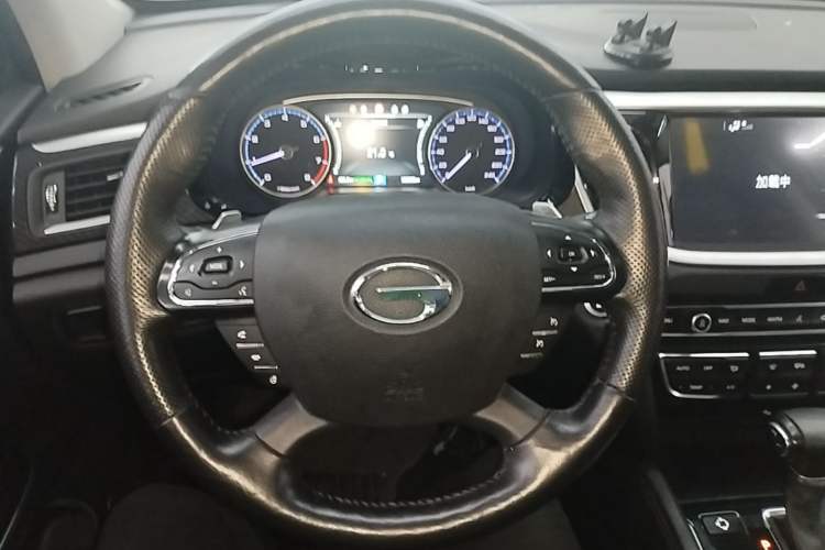 Used GAC Trumpchi GS7 2017 320T Two-Wheel-Drive Luxury Smart Connectivity Model Steering Wheel
