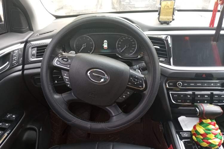Used GAC Trumpchi GS7 2017 320T Two-Wheel-Drive Luxury Smart Connectivity Model Steering Wheel
