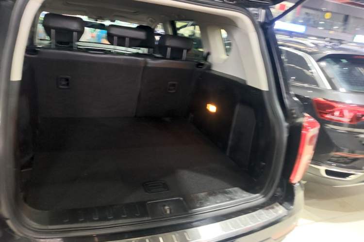 Used GAC Trumpchi GS7 2017 280T Two-Wheel Drive Luxury Model Trunk