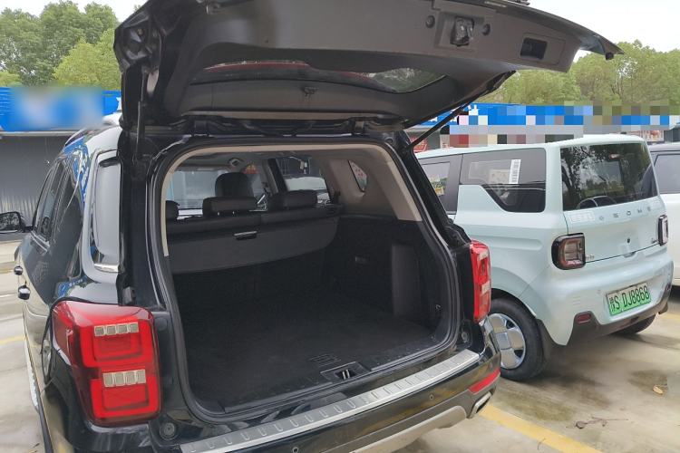 Used GAC Trumpchi GS7 2017 320T Two-Wheel-Drive Luxury Smart Connectivity Model Trunk