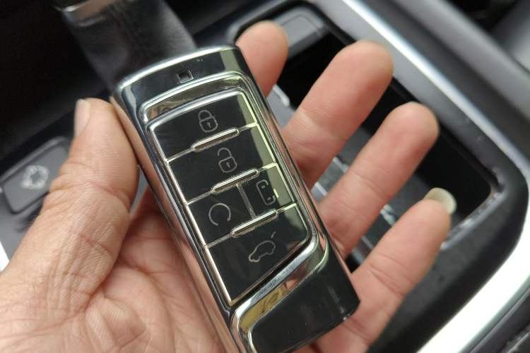 Used GAC Trumpchi GS7 2017 320T Two-Wheel-Drive Luxury Smart Connectivity Model Vehicle Key
