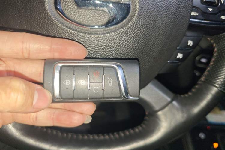 Used GAC Trumpchi GS7 2017 320T Two-Wheel-Drive Luxury Smart Connectivity Model Vehicle Key