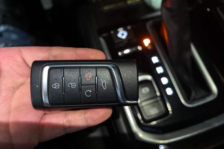 Used GAC Trumpchi GS7 2017 280T Two-Wheel Drive Luxury Model Vehicle Key