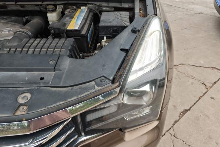 Used GAC Trumpchi GS7 2017 280T Two-Wheel Drive Luxury Model Engine Bay Left