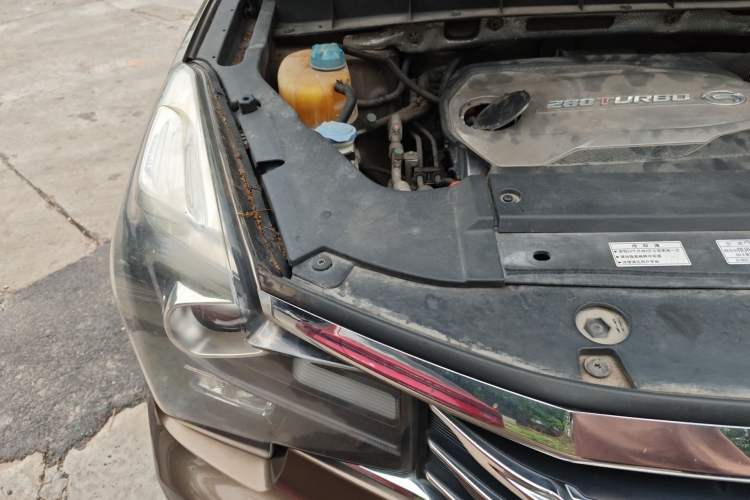 Used GAC Trumpchi GS7 2017 280T Two-Wheel Drive Luxury Model Engine Bay Right