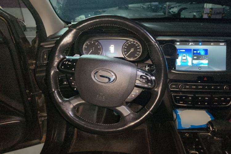 Used GAC Trumpchi GS7 2017 320T Two-Wheel-Drive Luxury Smart Connectivity Model Steering Wheel