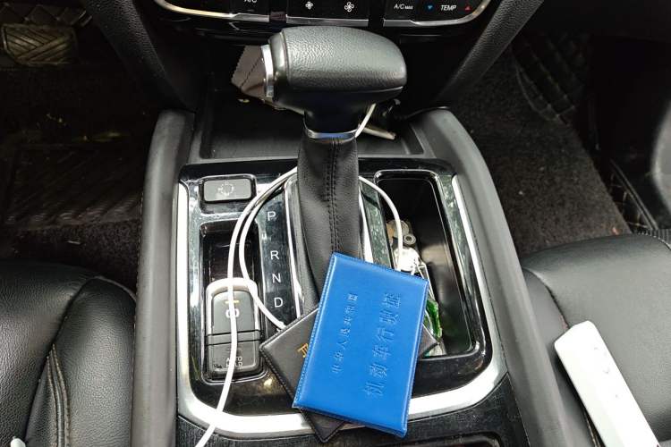 Used GAC Trumpchi GS7 2017 280T Two-Wheel Drive Luxury Model Gear Lever