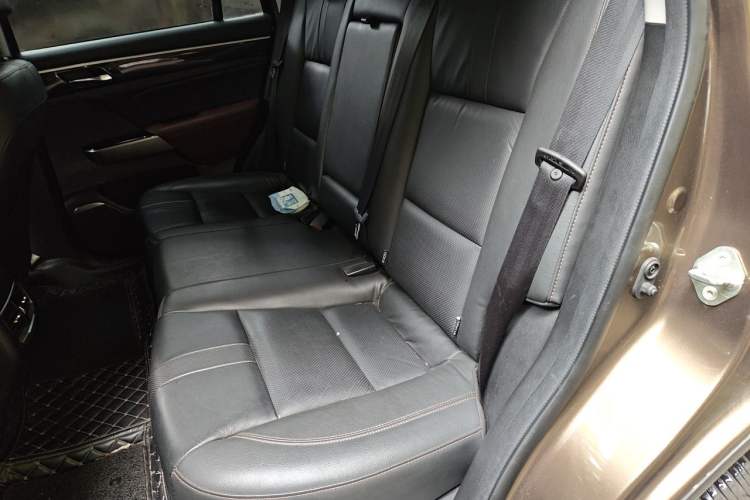 Used GAC Trumpchi GS7 2017 280T Two-Wheel Drive Luxury Model Left Rear Seat
