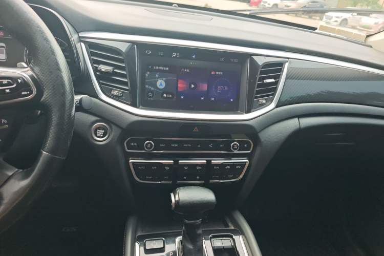 Used GAC Trumpchi GS7 2017 320T Two-Wheel-Drive Luxury Smart Connectivity Model Audio And AC Panel