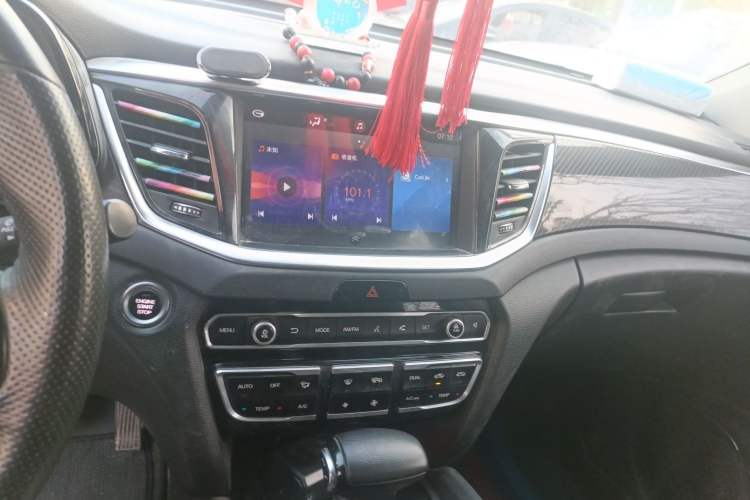 Used GAC Trumpchi GS7 2017 280T Two-Wheel Drive Luxury Model Audio And AC Panel