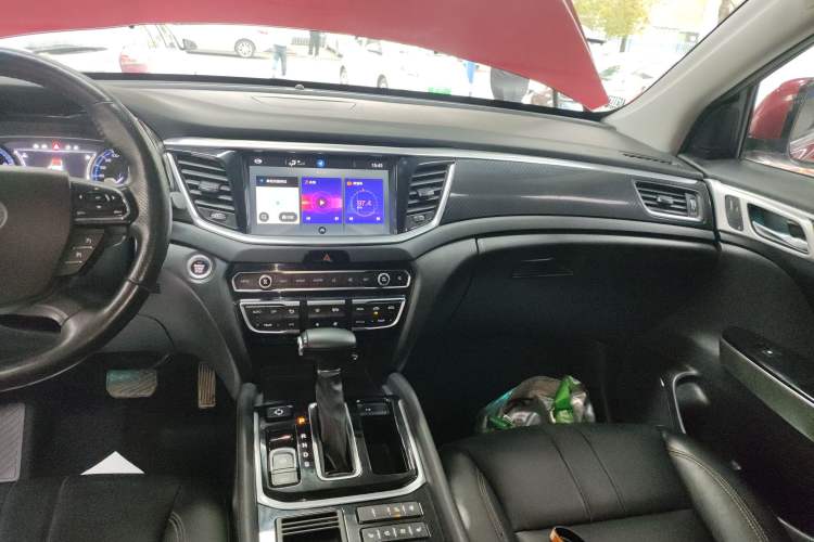 Used GAC Trumpchi GS7 2017 320T Two-Wheel-Drive Luxury Smart Connectivity Model Audio And AC Panel