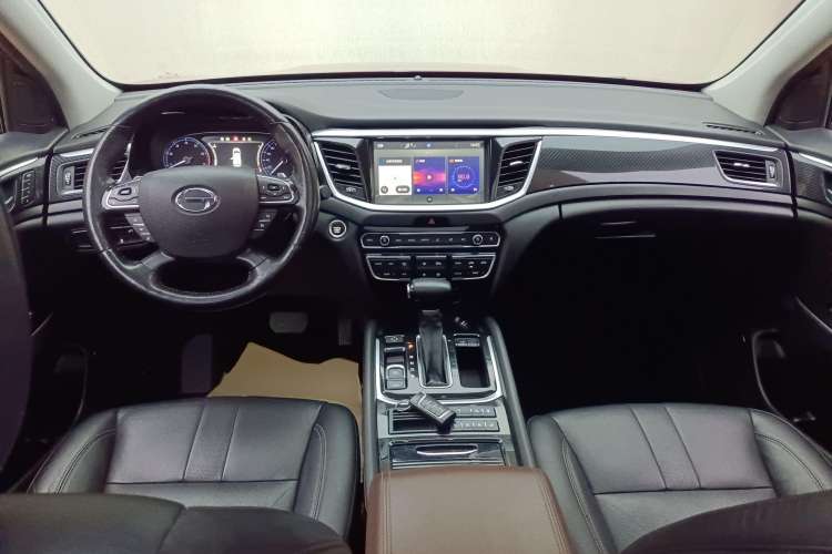 Used GAC Trumpchi GS7 2017 320T Two-Wheel-Drive Luxury Smart Connectivity Model Center Console
