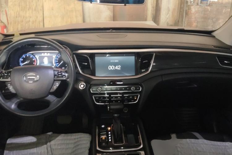Used GAC Trumpchi GS7 2017 320T Two-Wheel-Drive Luxury Model Center Console