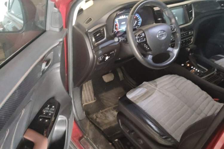 Used GAC Trumpchi GS7 2017 320T Two-Wheel-Drive Luxury Model Driver Seat