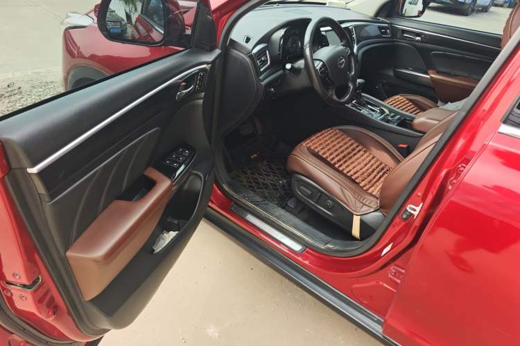Used GAC Trumpchi GS7 2017 320T Two-Wheel-Drive Luxury Smart Connectivity Model Driver Seat