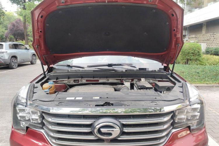 Used GAC Trumpchi GS7 2017 320T Four-Wheel Drive Luxury Smart Connectivity Model Engine Bay