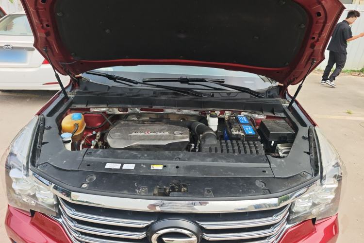 Used GAC Trumpchi GS7 2017 320T Two-Wheel-Drive Luxury Smart Connectivity Model Engine Bay