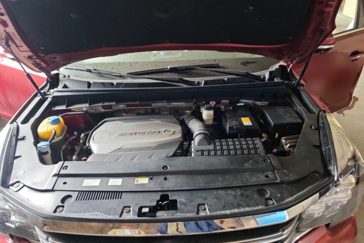 Used GAC Trumpchi GS7 2017 320T Two-Wheel-Drive Luxury Smart Connectivity Model Engine Bay