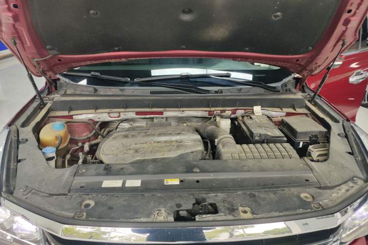 Used GAC Trumpchi GS7 2017 320T Two-Wheel-Drive Luxury Smart Connectivity Model Engine Bay