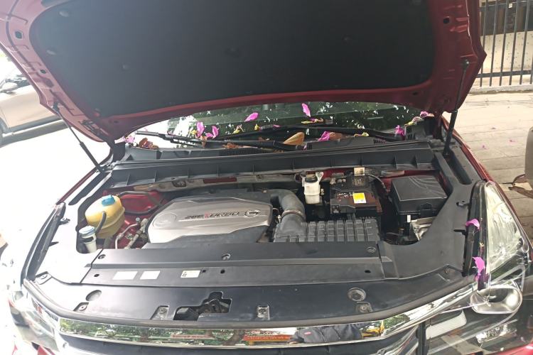 Used GAC Trumpchi GS7 2017 280T Two-Wheel Drive Luxury Model Engine Bay