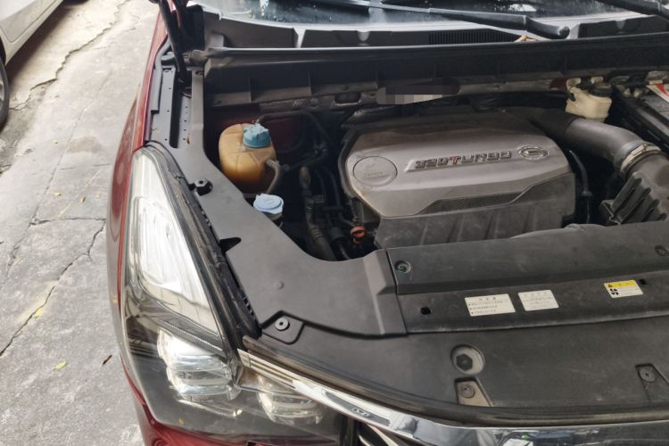 Used GAC Trumpchi GS7 2017 320T Two-Wheel-Drive Luxury Model Engine Bay Right
