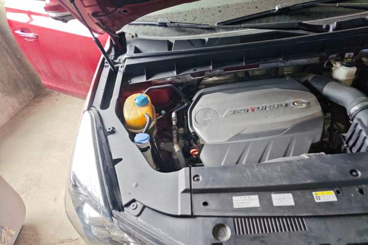 Used GAC Trumpchi GS7 2017 320T Two-Wheel-Drive Luxury Smart Connectivity Model Engine Bay Right