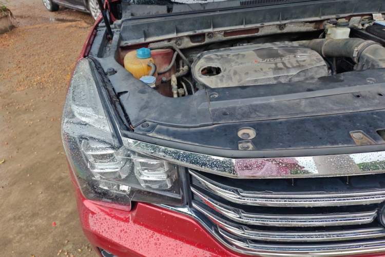 Used GAC Trumpchi GS7 2017 320T Two-Wheel-Drive Luxury Smart Connectivity Model Engine Bay Right