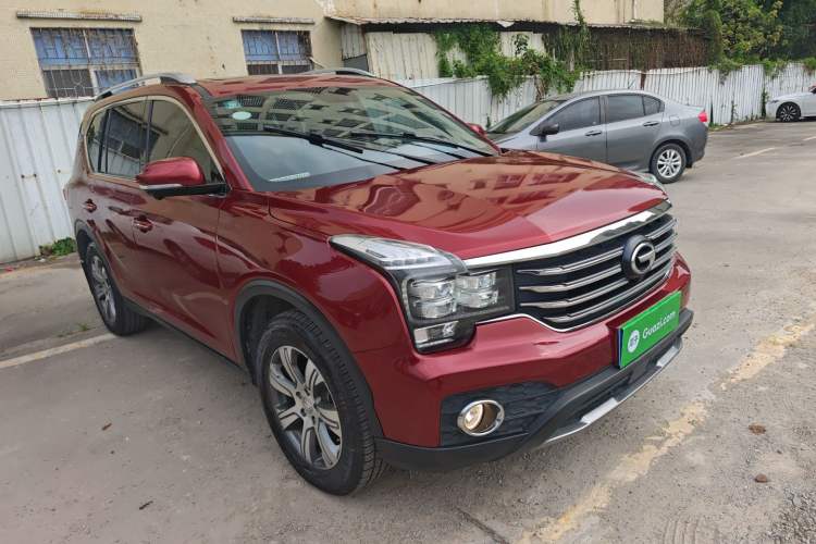 Used GAC Trumpchi GS7 2017 320T Two-Wheel-Drive Luxury Smart Connectivity Model Front Right 45 Deg