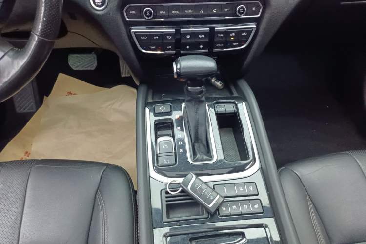 Used GAC Trumpchi GS7 2017 320T Two-Wheel-Drive Luxury Smart Connectivity Model Gear Lever