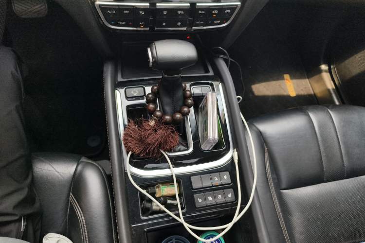 Used GAC Trumpchi GS7 2017 320T Two-Wheel-Drive Luxury Model Gear Lever